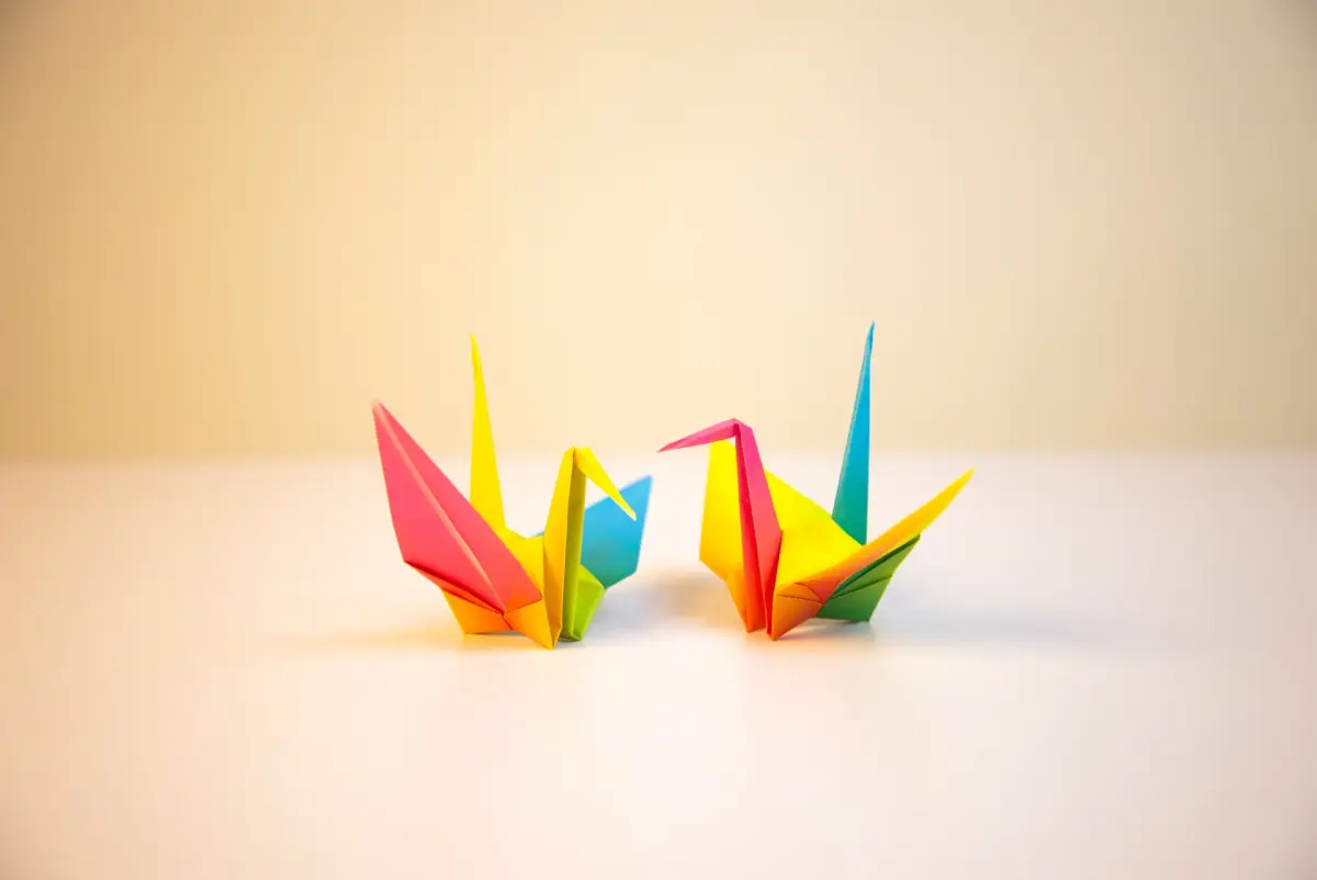 Die Ästhetik des Origami: Papierfalten als Meditation